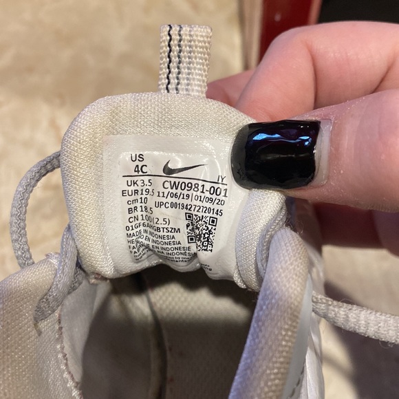 Babies Nikes - Picture 6 of 6